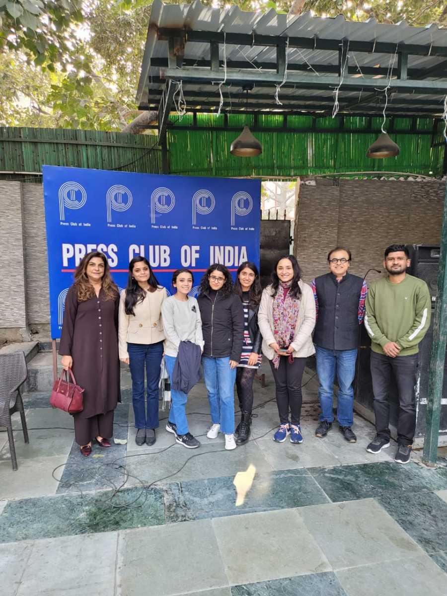 team-lunch-at-press-club-of-india-1